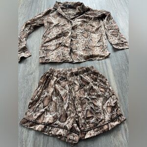 NWOT MISSGUIDED SATIN SNAKE PRINT PAJAMA US4
